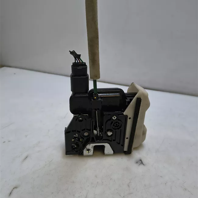 Serratura porta anteriore destra