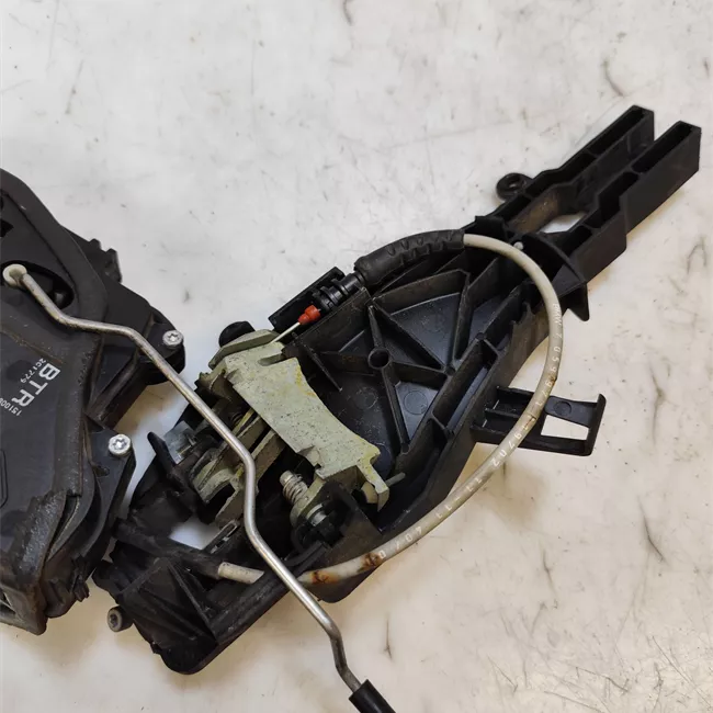 Serratura porta anteriore destra