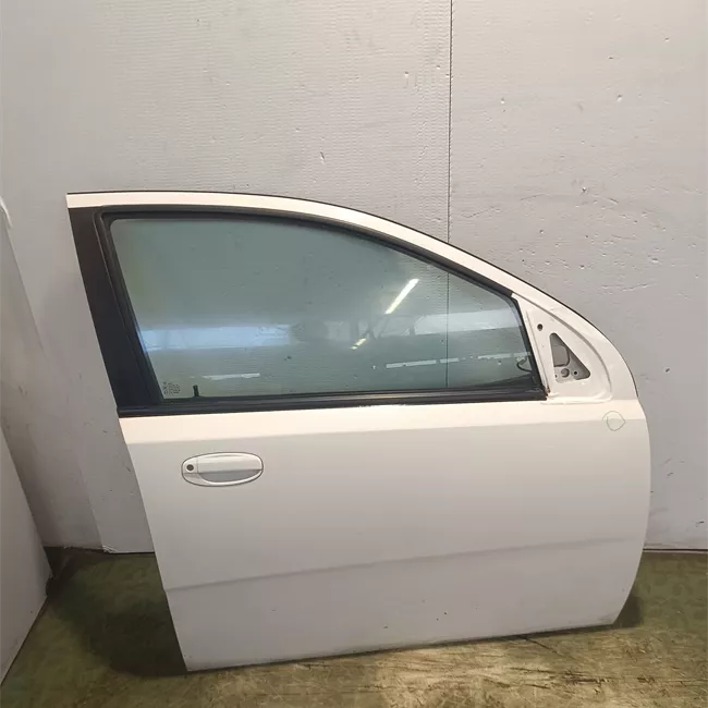 Porta anteriore destra