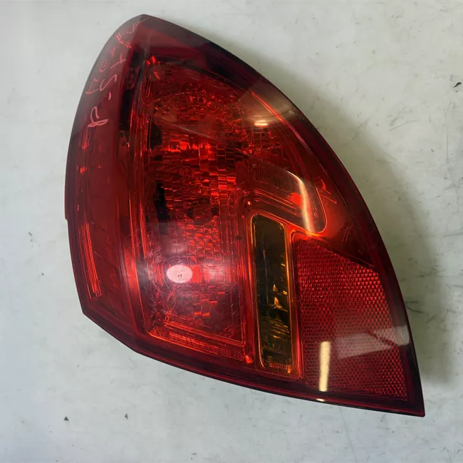 Fanale posteriore parte esterno destro