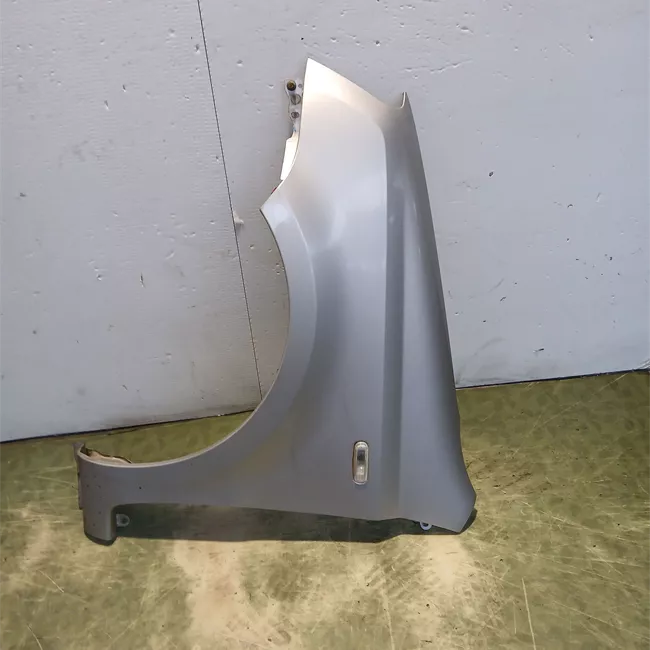 Parafango anteriore sinistro