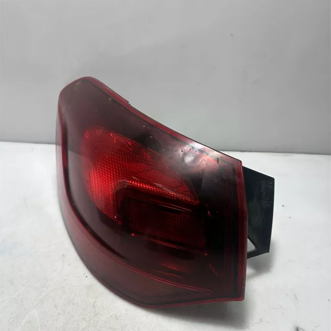 Fanale posteriore parte esterno sinistro Tinta scura