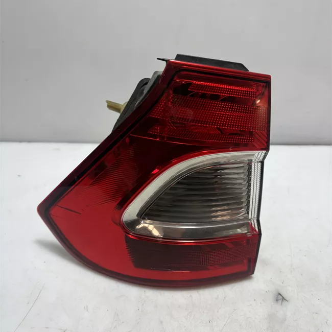 Fanale posteriore parte esterno sinistro