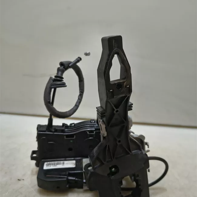 Serratura porta anteriore sinistra