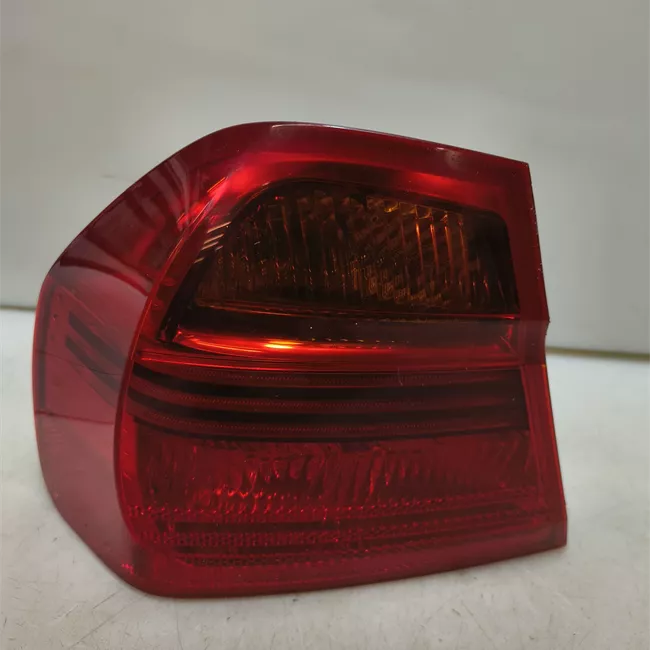 Fanale posteriore parte esterno sinistro