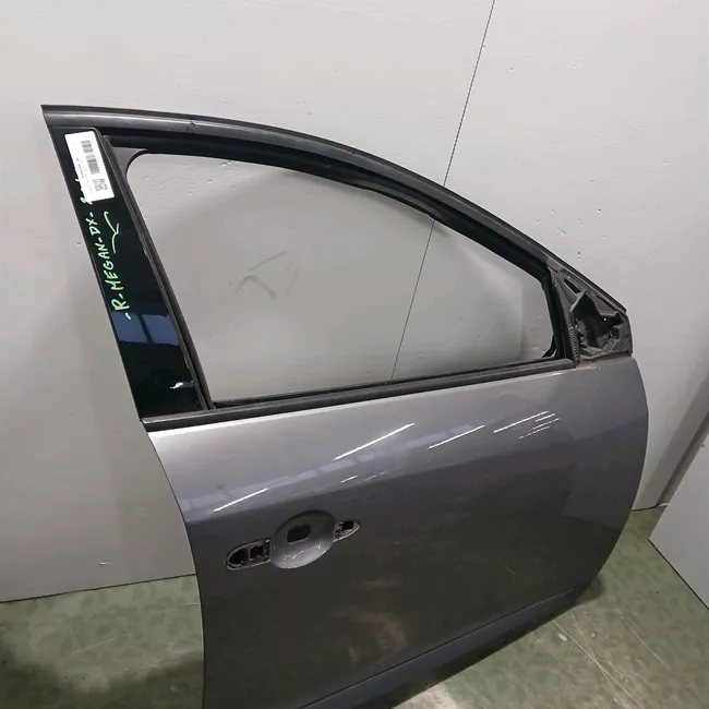 Porta anteriore destra