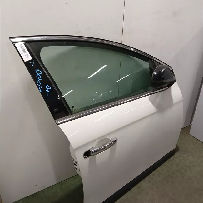 Porta anteriore destra