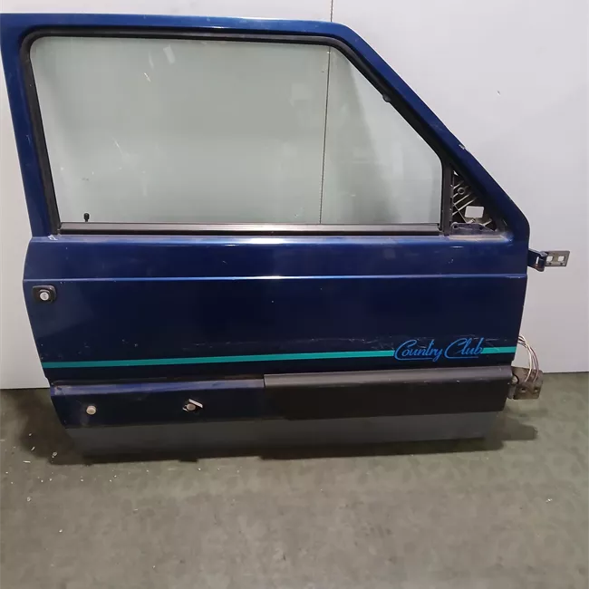 Porta anteriore destra