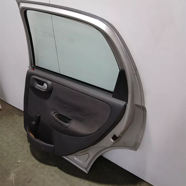 Porta posteriore destra