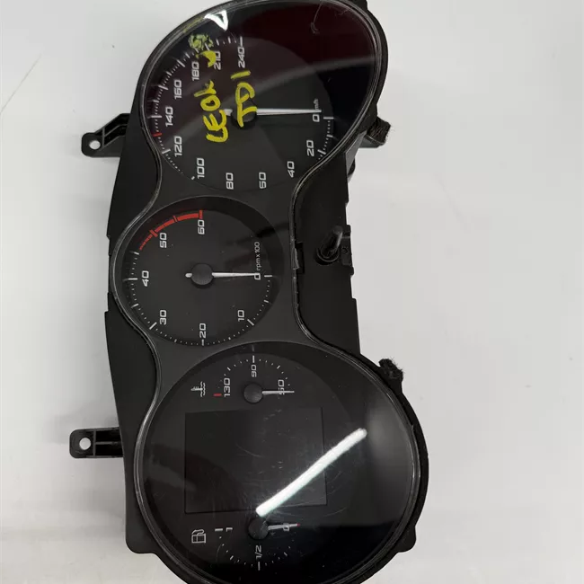 Quadro strumenti completo con dispaly