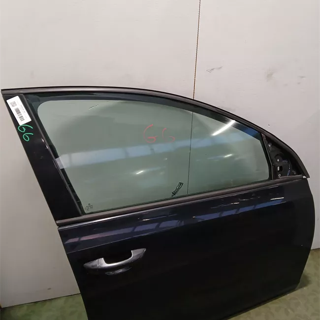 Porta anteriore destra