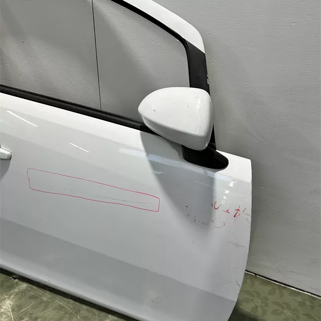 Porta anteriore destra