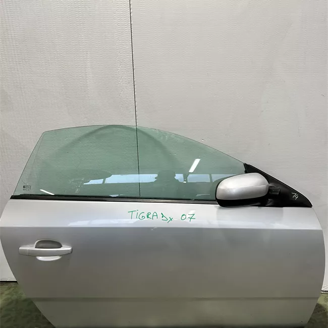 Porta anteriore destra Distanza cerniere 325mm