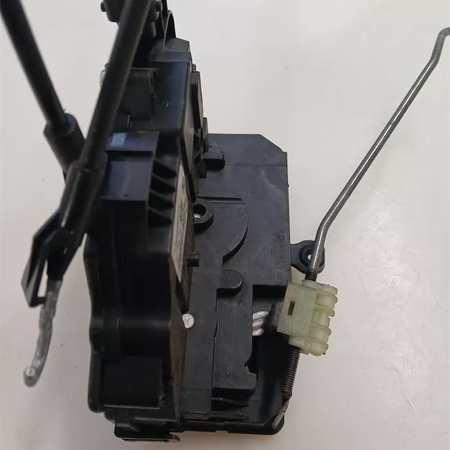 Serratura porta anteriore sinistra