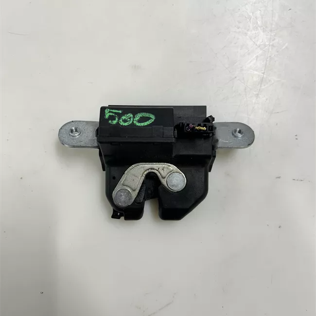 Serratura portello posteriore con aggancio