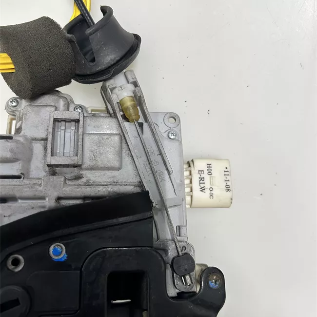 Serratura porta posteriore sinistra