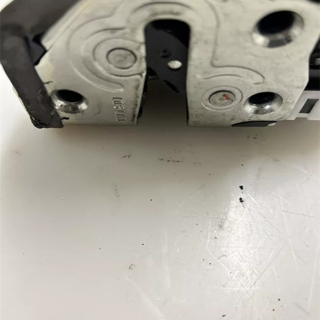 Serratura porta posteriore sinistra