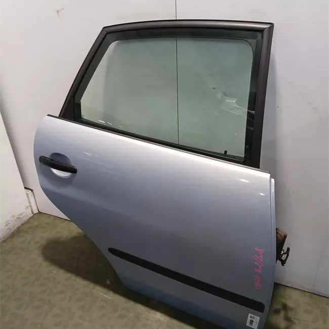 Porta posteriore destra