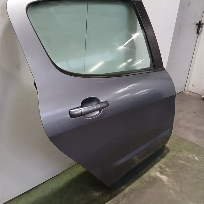 Porta posteriore destra