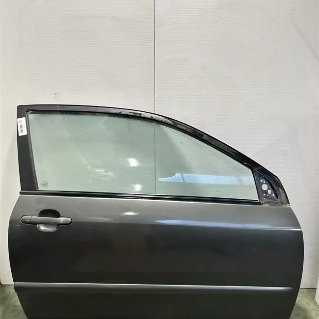 Porta anteriore destra