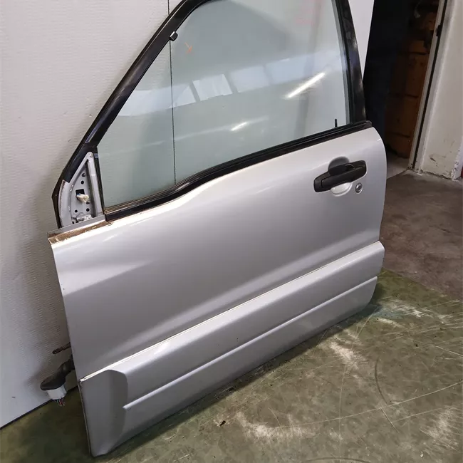 Porta anteriore sinistra