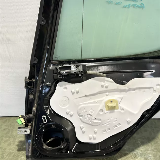 Porta posteriore destra