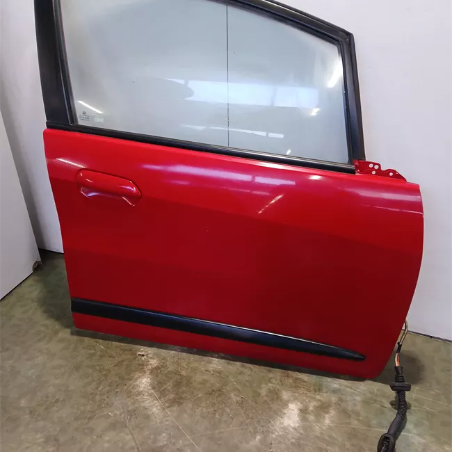 Porta anteriore destra