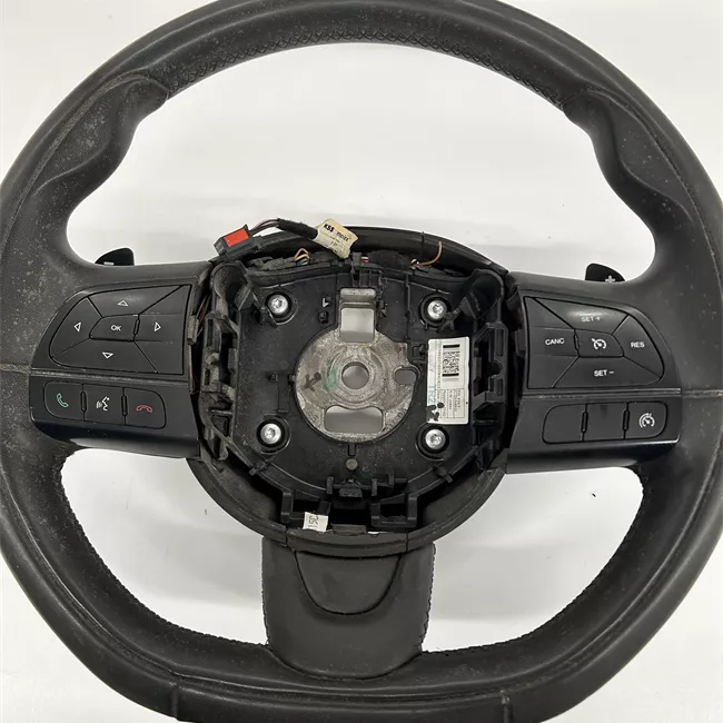 Volante Pelle con comandi radio/telefono