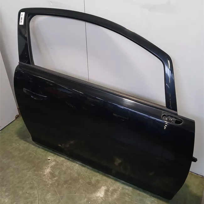 Porta anteriore destra