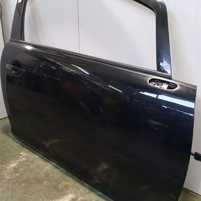 Porta anteriore destra