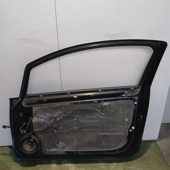 Porta anteriore destra