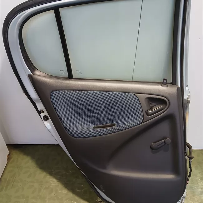 Porta posteriore sinistra 05-00< con chiusura centralizzata