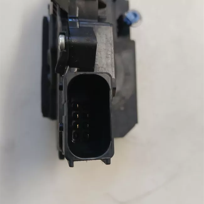 Serratura porta anteriore destra