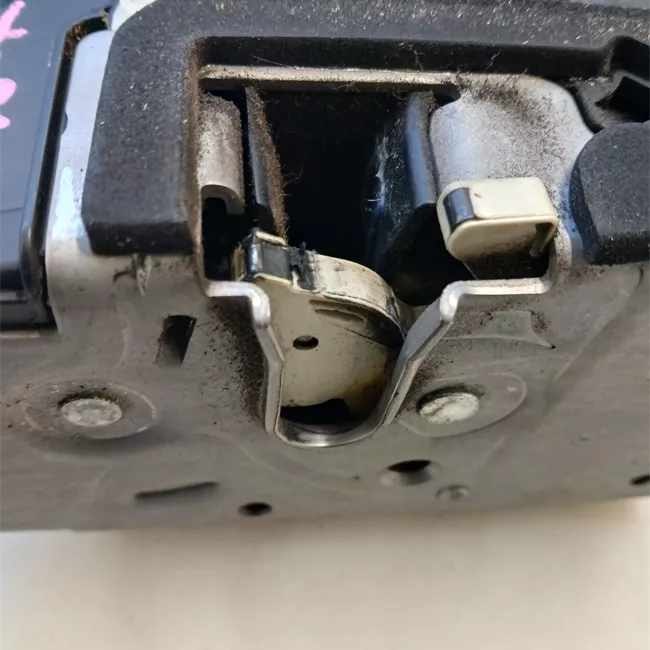 Serratura porta anteriore destra