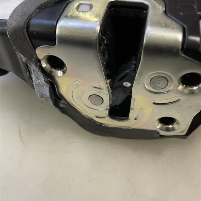 Serratura porta anteriore sinistra