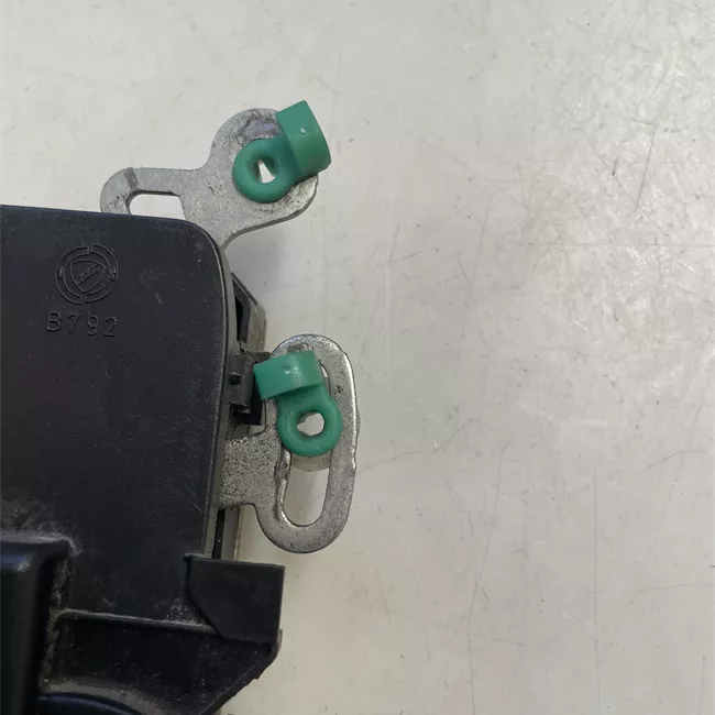 Serratura porta anteriore sinistra