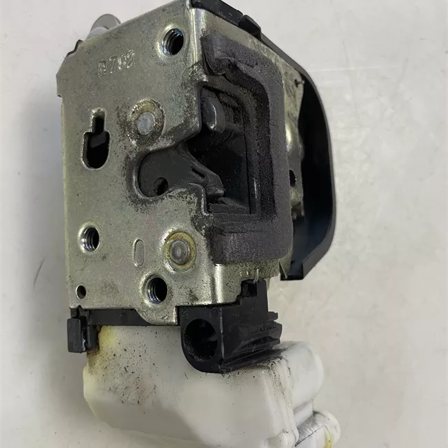 Serratura porta anteriore sinistra