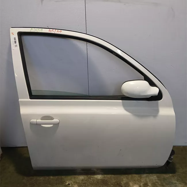 Porta anteriore destra