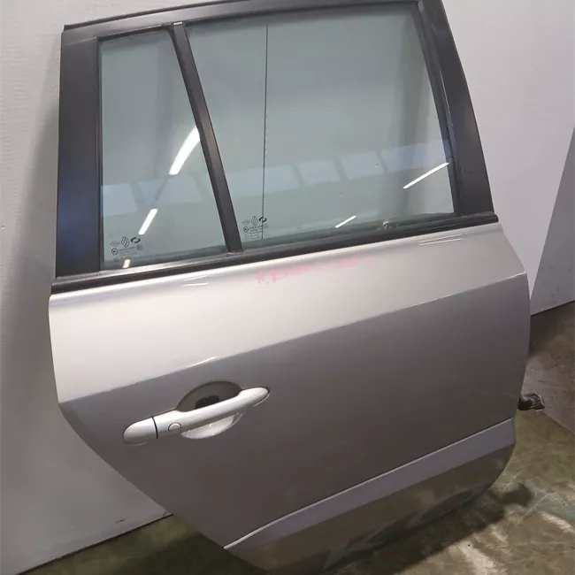 Porta posteriore destra