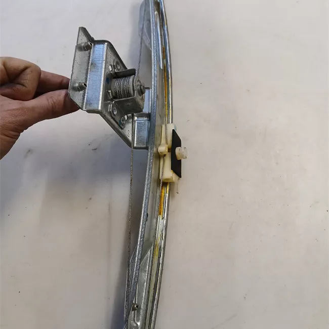 Alzacristallo porta posteriore sinistro