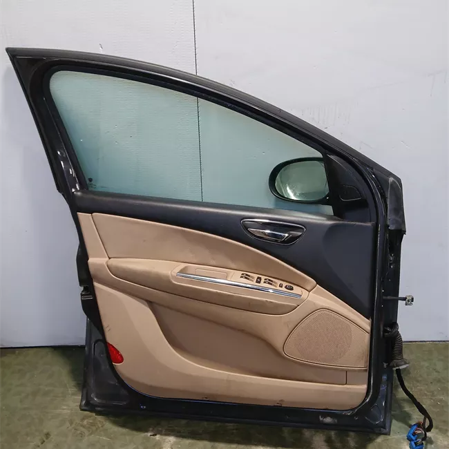 Porta anteriore sinistra