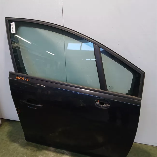 Porta anteriore destra