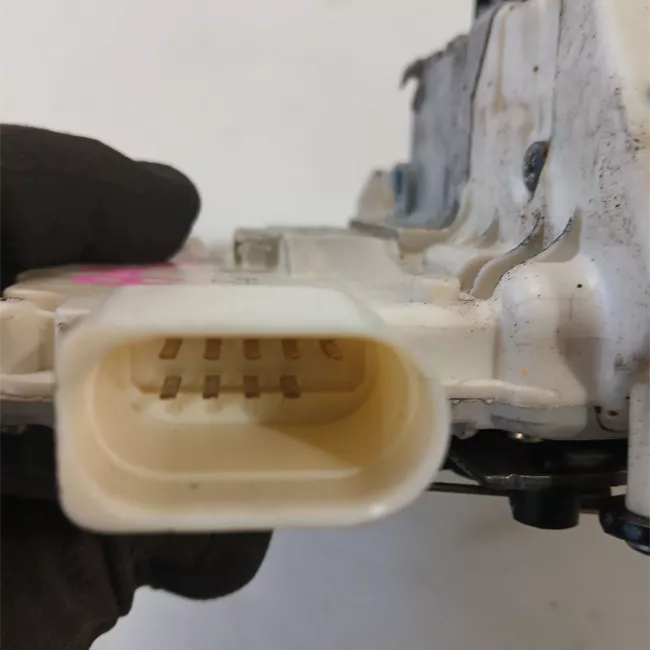 Serratura porta anteriore sinistra