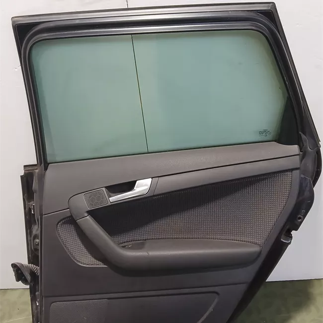 Porta posteriore destra