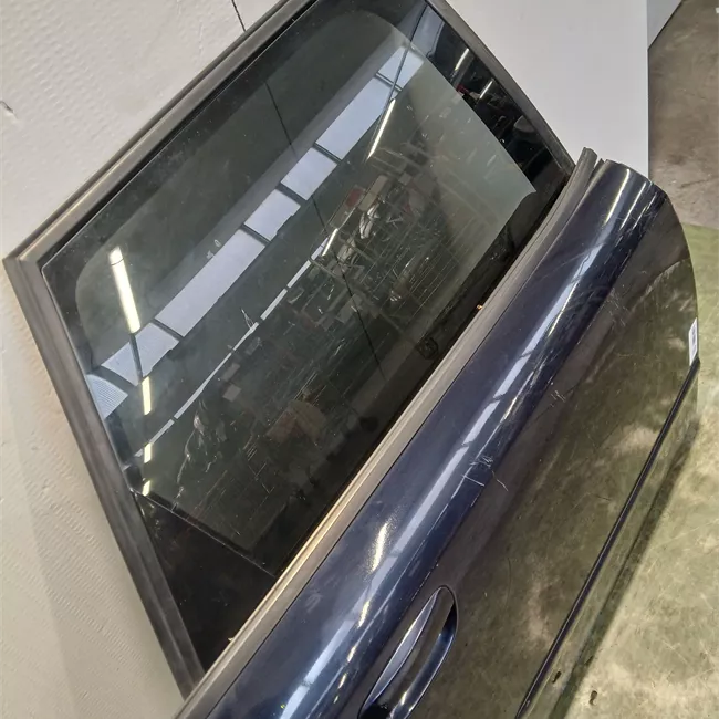 Porta posteriore destra