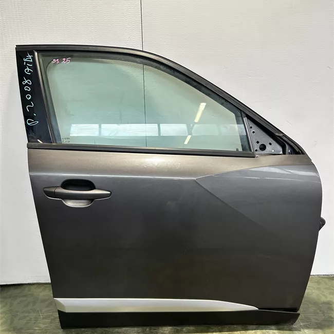 Porta anteriore destra