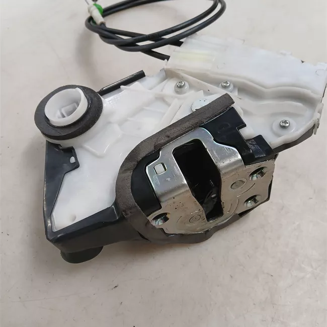 Serratura porta anteriore sinistra