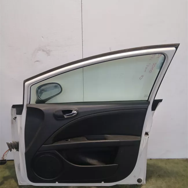 Porta anteriore destra