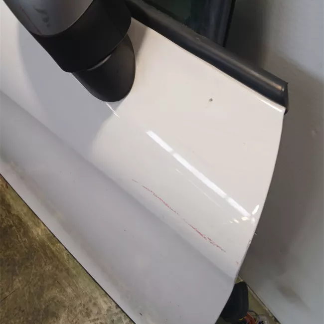 Porta anteriore destra