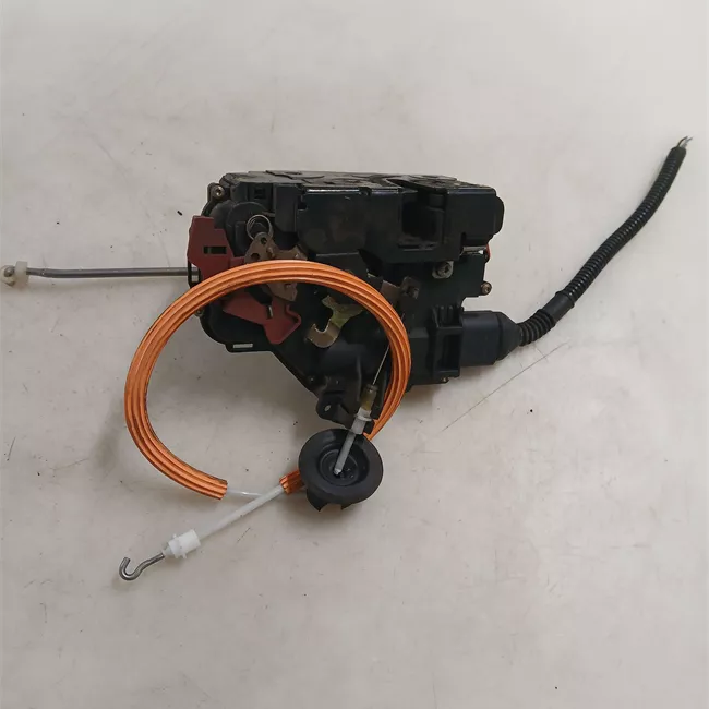 Serratura porta anteriore destra t.8P5A200000<